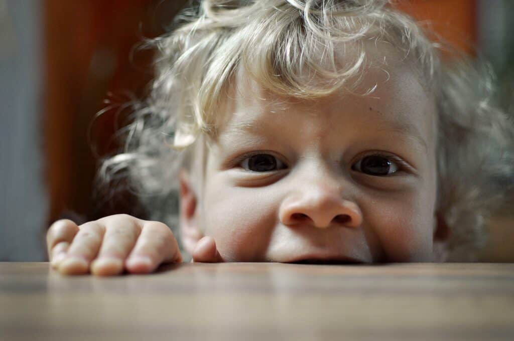 toddler biting table