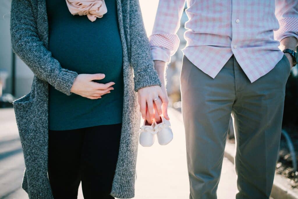 bodies of man and pregnant woman husband and wife