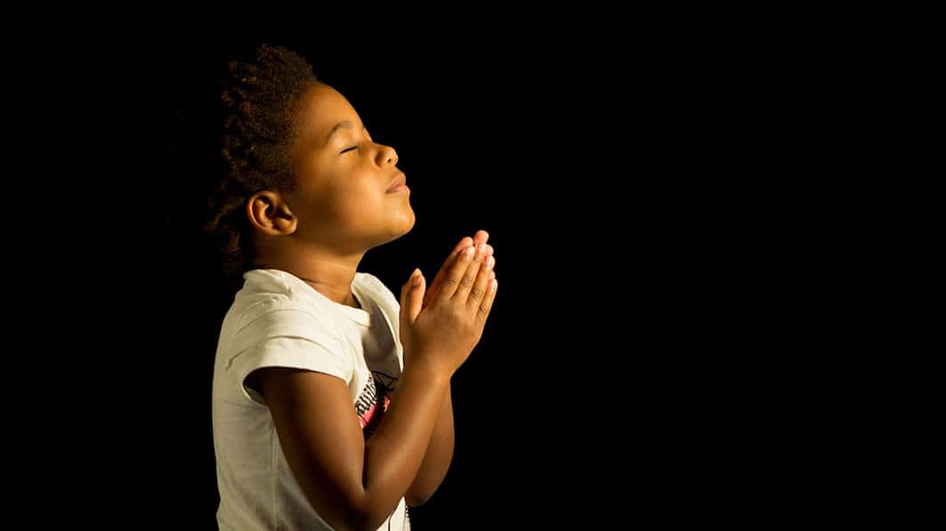 children praying to god drawing