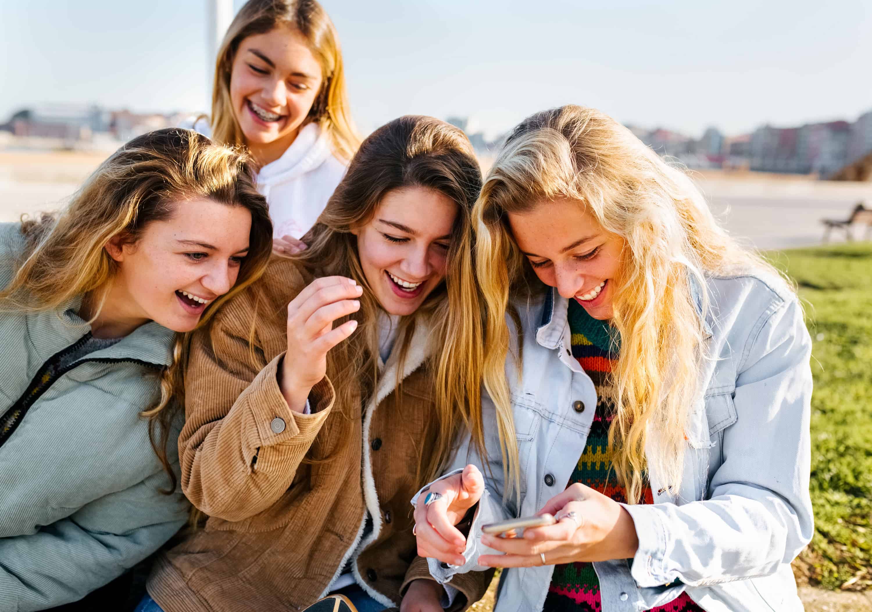 Should I be worried my teen is making friends online? - ReachOut