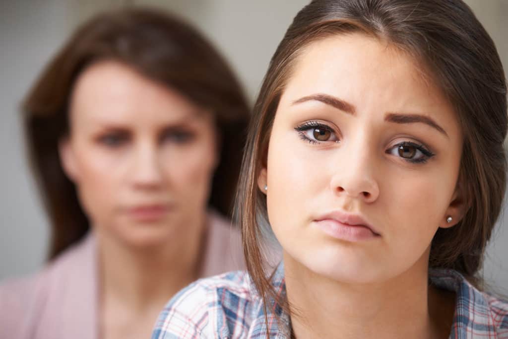teen daughter dislikes dads new girlfriend